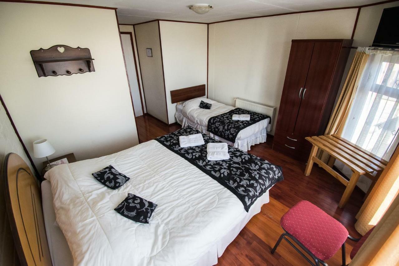 Hostal Alcazar Puerto Natales Exterior photo